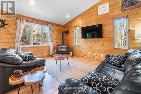 104 Maple Drive Northern Bruce Peninsula ON N0H 1Z0