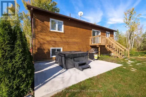 104 Maple Drive Northern Bruce Peninsula ON N0H 1Z0