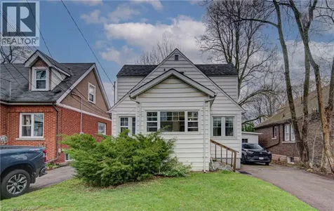 18 Norfolk Street North Hamilton ON L8S 3K1
