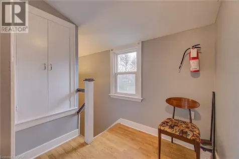 18 Norfolk Street North Hamilton ON L8S 3K1
