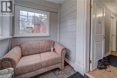 18 Norfolk Street North Hamilton ON L8S 3K1