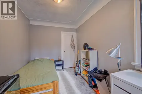 18 Norfolk Street North Hamilton ON L8S 3K1