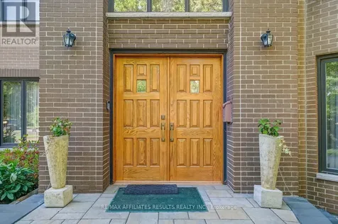30 Pentland Crescent Ottawa ON K2K 1V5