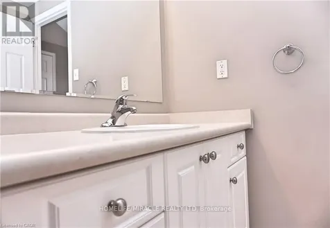 40 Madeleine Street Kitchener ON N2R 1V4