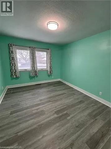 118 Jacobson Avenue St. Catharines ON L2T 3A5