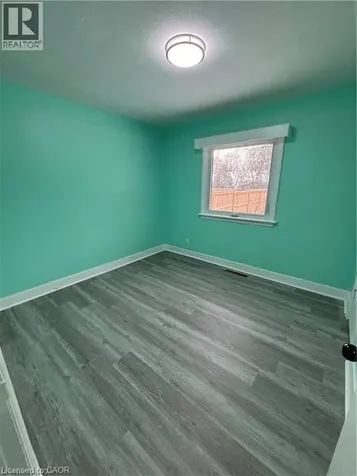 118 Jacobson Avenue St. Catharines ON L2T 3A5