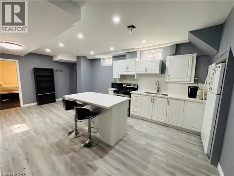 118 Jacobson Avenue St. Catharines ON L2T 3A5