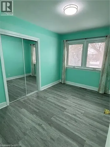 118 Jacobson Avenue St. Catharines ON L2T 3A5