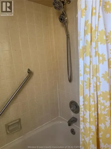 11506 Riverside Windsor ON N8P 1A4