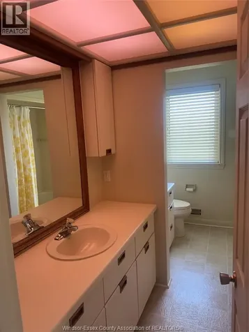 11506 Riverside Windsor ON N8P 1A4