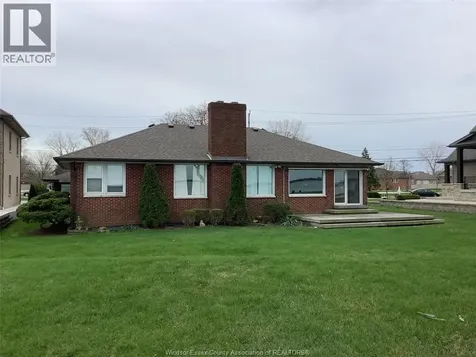 11506 Riverside Windsor ON N8P 1A4
