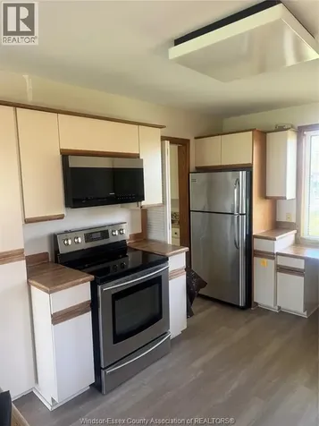 11506 Riverside Windsor ON N8P 1A4