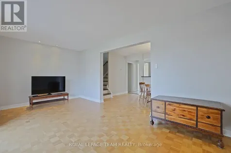 2942 Fairlea Crescent Ottawa ON K1V 8T7