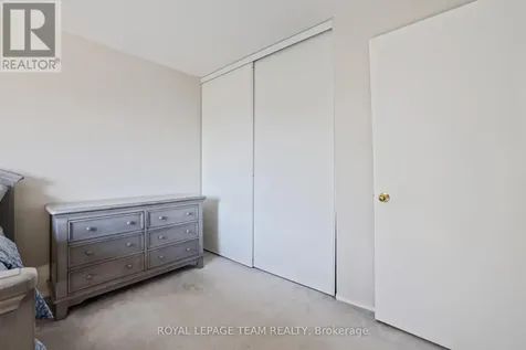 2942 Fairlea Crescent Ottawa ON K1V 8T7