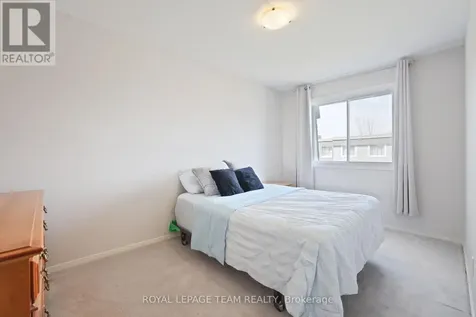 2942 Fairlea Crescent Ottawa ON K1V 8T7