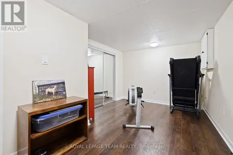 2942 Fairlea Crescent Ottawa ON K1V 8T7