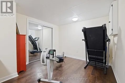 2942 Fairlea Crescent Ottawa ON K1V 8T7