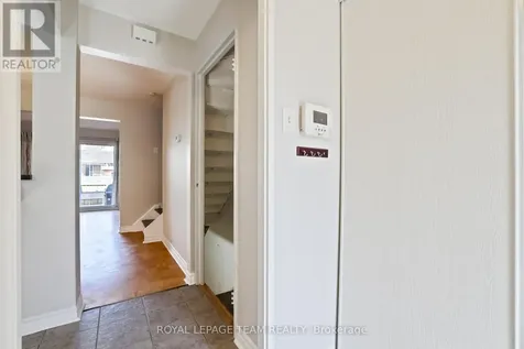 2942 Fairlea Crescent Ottawa ON K1V 8T7
