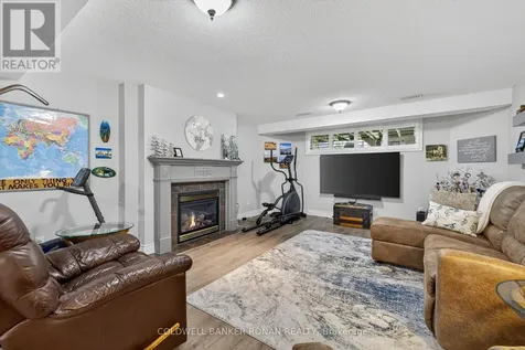 142 Bella Vista Trail New Tecumseth ON L9R 2G8