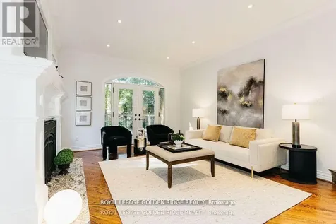 8 Greenvalley Circle Whitchurch-stouffville ON L4A 2L4