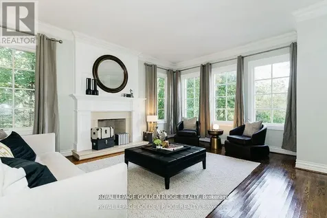8 Greenvalley Circle Whitchurch-stouffville ON L4A 2L4