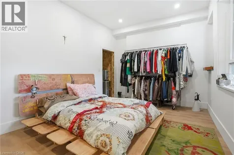 472 Barton Street East Hamilton ON L8L 2Y8