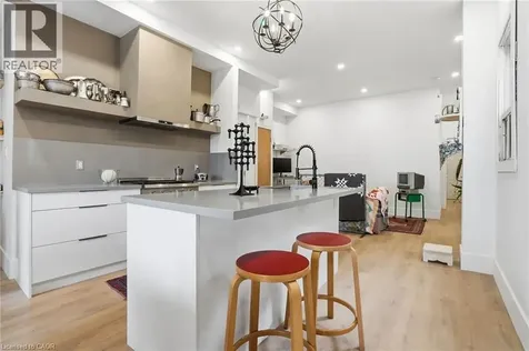 472 Barton Street East Hamilton ON L8L 2Y8