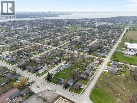 313 Gilmore Road Fort Erie ON L2A 2M9