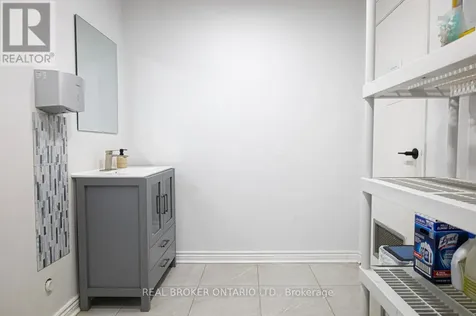 1111 Flint Road Toronto (york University Heights) ON M3J 3C7