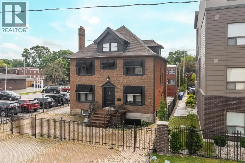 961 Ouellette Avenue Windsor ON N9A 4J5