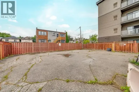 961 Ouellette Avenue Windsor ON N9A 4J5
