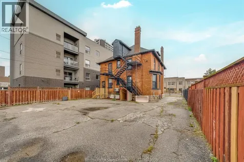 961 Ouellette Avenue Windsor ON N9A 4J5