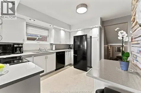 696 Old Tecumseh Road Lakeshore ON N0R 1A0