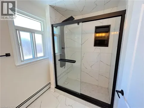 526 Fifty Road Stoney Creek ON L8E 5T4