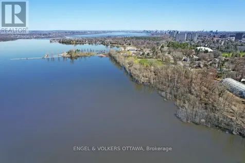 72 Scrivens Street Ottawa ON K2B 6H1