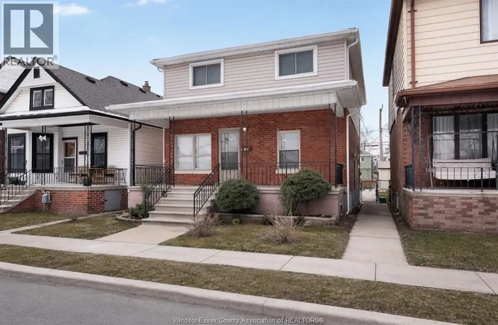 907 Gladstone Avenue Windsor ON N9A 2R5