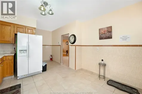 907 Gladstone Avenue Windsor ON N9A 2R5