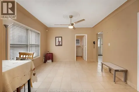 907 Gladstone Avenue Windsor ON N9A 2R5