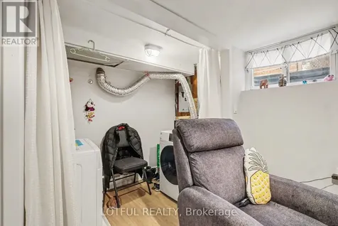 518 Hilson Avenue Ottawa ON K1Z 6C8