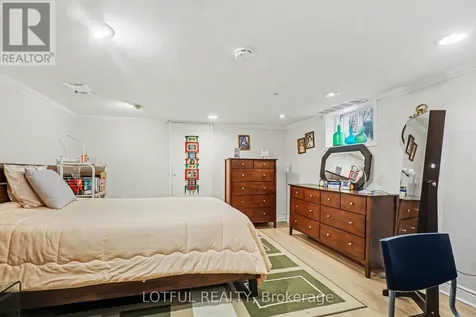 518 Hilson Avenue Ottawa ON K1Z 6C8