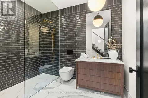 246 Byron Avenue Ottawa ON K1Z 6Y8