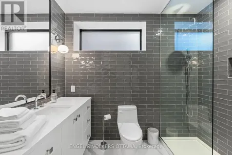 246 Byron Avenue Ottawa ON K1Z 6Y8