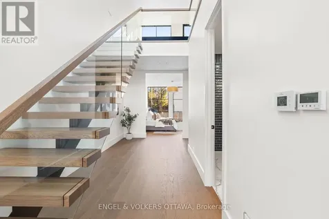 246 Byron Avenue Ottawa ON K1Z 6Y8