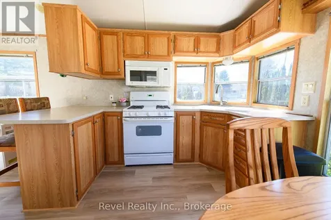 30 Huron Circle Wasaga Beach ON L9Z 1X7