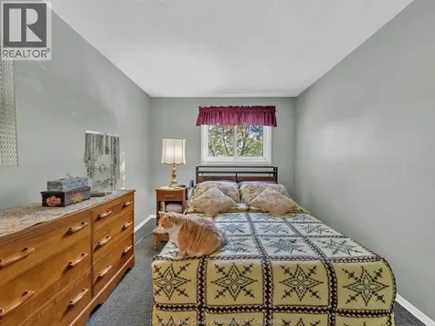 6430 Thornberry Windsor ON N8T 2W9