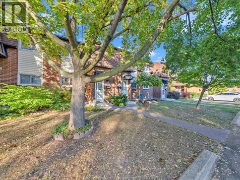 6430 Thornberry Windsor ON N8T 2W9