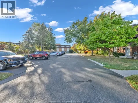 6430 Thornberry Windsor ON N8T 2W9