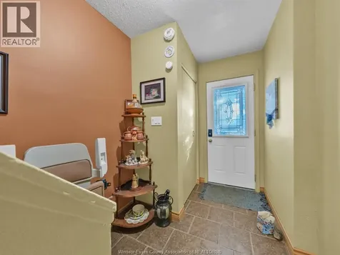 6430 Thornberry Windsor ON N8T 2W9