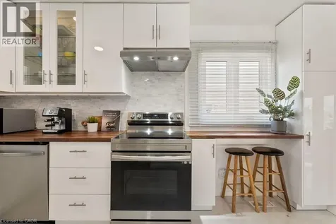 161 Riverview Street Oakville ON L6L 5S2