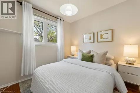 161 Riverview Street Oakville ON L6L 5S2